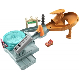 Ігровий набір Тачки Cars Mattel Небезпечна траса (GTK92)