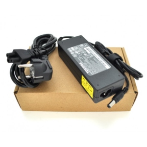 Зарядний пристрій для ноутбука Merlion Toshiba 15V 6A 90W 6.36х3.0мм + каб.живл. (LTO90/15-6,36*3,0/02288)