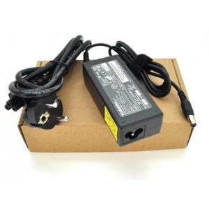 Зарядний пристрій для ноутбука Merlion Toshiba 15V 4A 60W 6.36х3.0мм + каб.живл. (LTO60/15-6,36*3,0/26324)