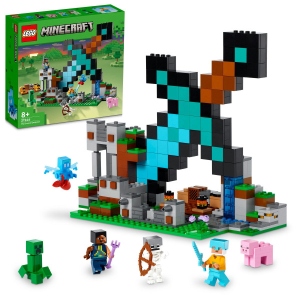 Конструктор LEGO Minecraft Форпост із мечем (21244)