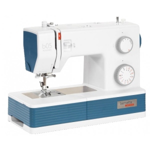 Швейна машина Bernina b05 Academy