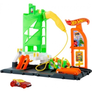 Ігровий набір Hot Wheels "Заправна станція для суперзарядки" (HTN79)