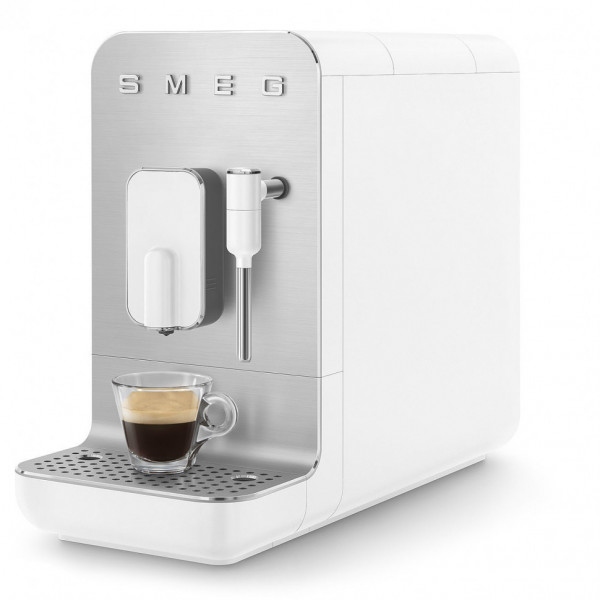 Кавомашина Smeg BCC02WHMEU