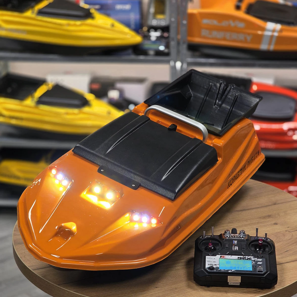 Какой купить карповый кораблик?