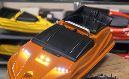 Какой купить карповый кораблик?