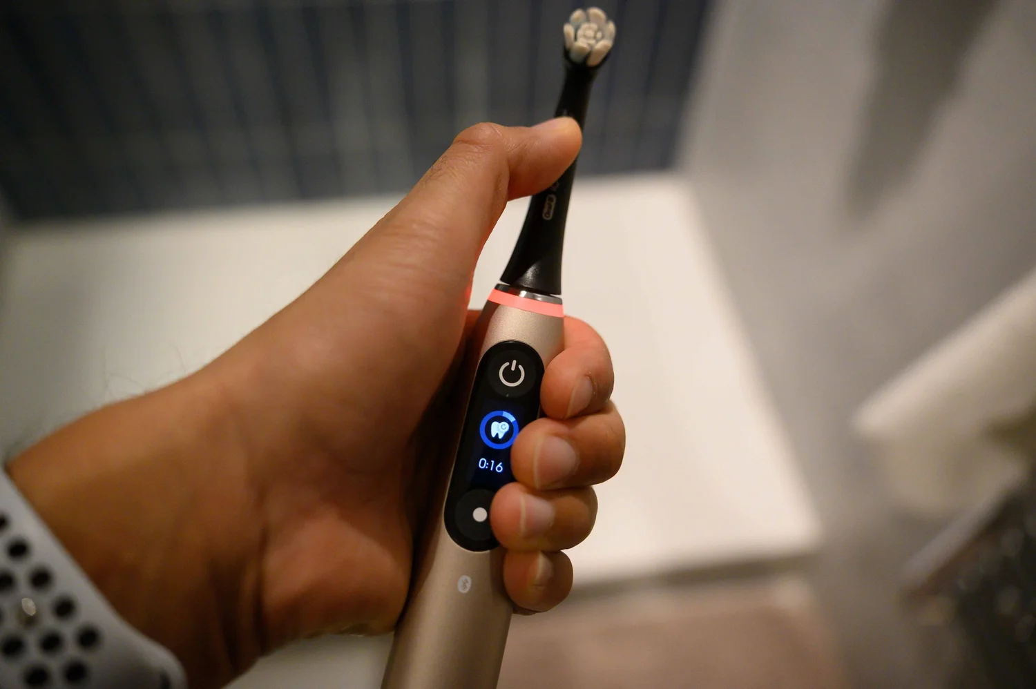 Ефект плацебо за $200: чи справді «розумна» щітка чистить краще за ваші руки