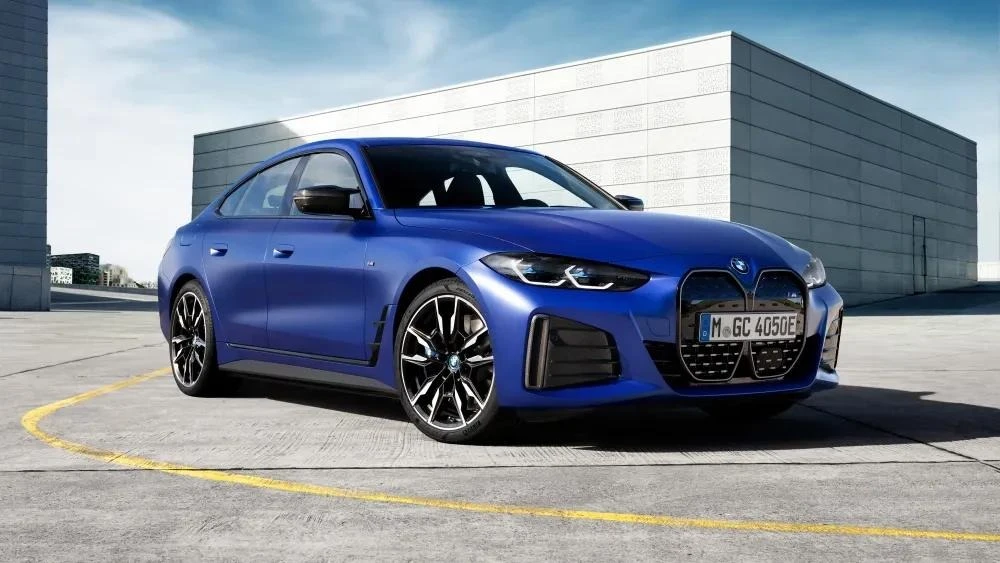 BMW i4: баланс комфорту та практичності